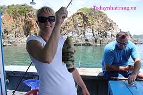 Tour câu cá nha trang (Thực đơn 7 món hải sản)